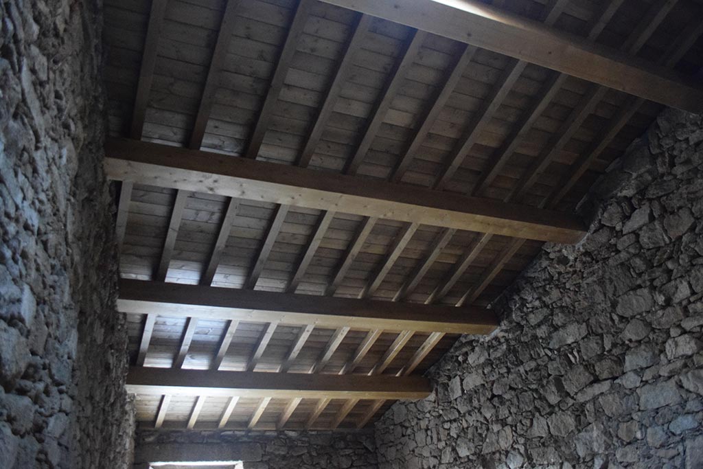 Cubierta de madera en bodega