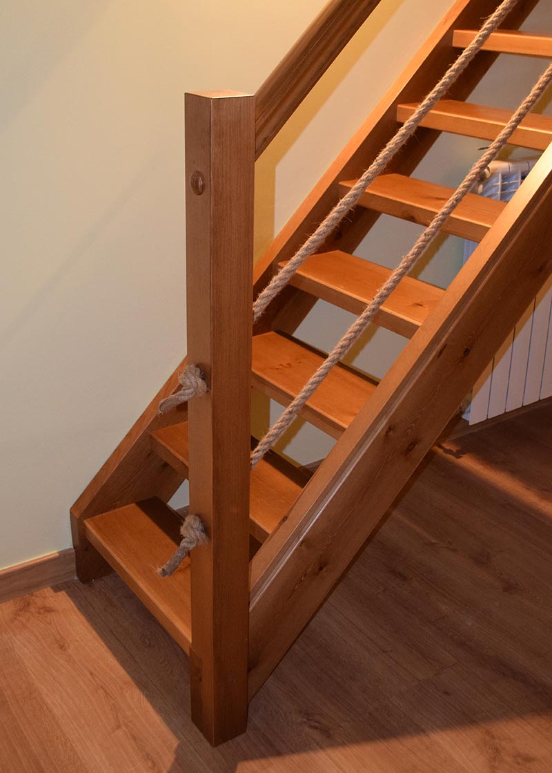 Escalera de madera
