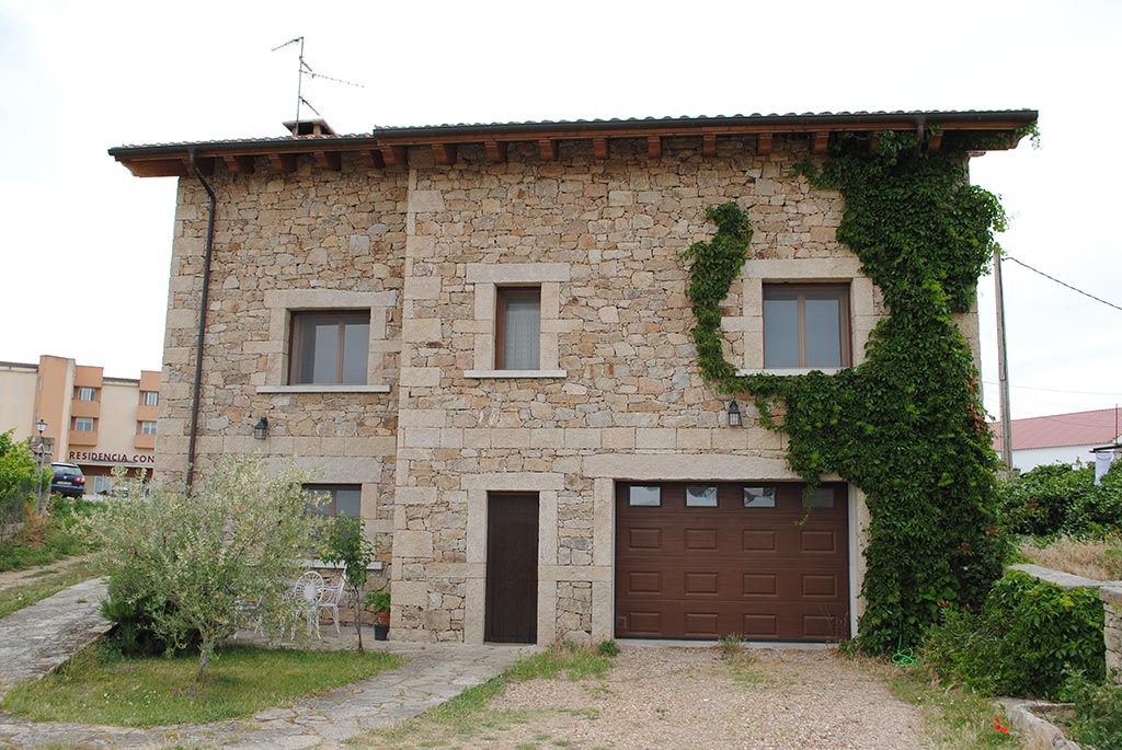 Calle Alto de Santa Colomba, Fermoselle (Zamora)