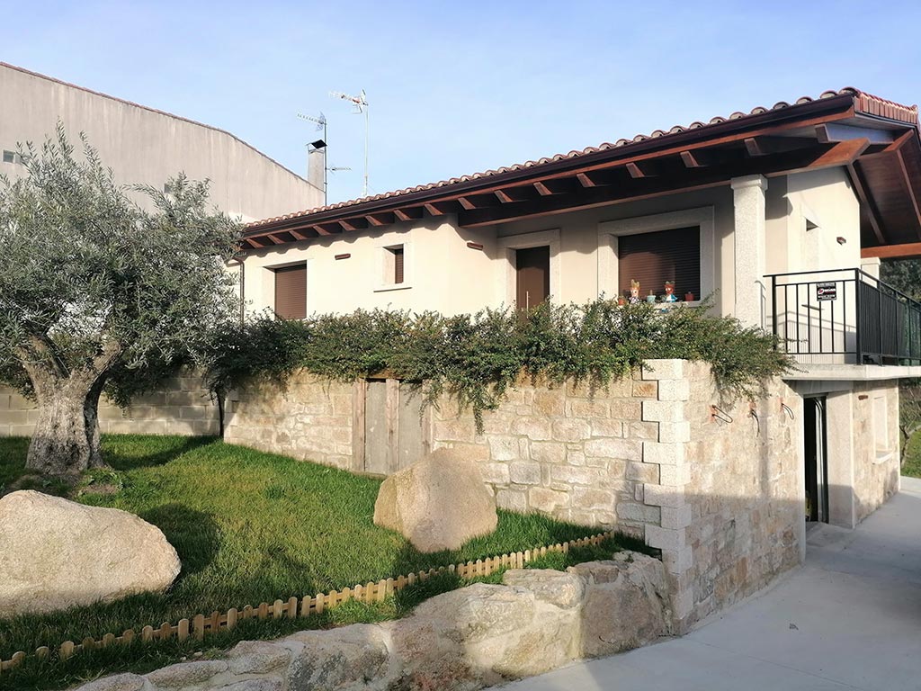 Calle Alto de Santa Colomba, Fermoselle (Zamora)
